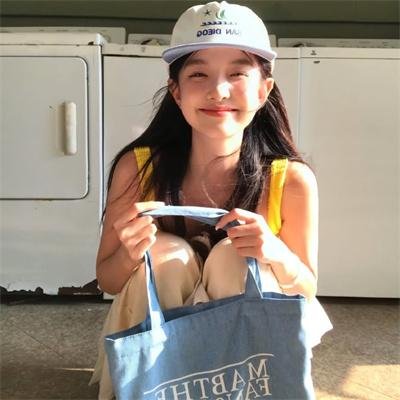 "女毕业生"